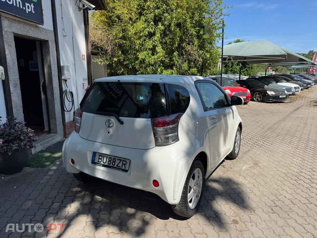 Toyota iQ 1.0 VVT-i