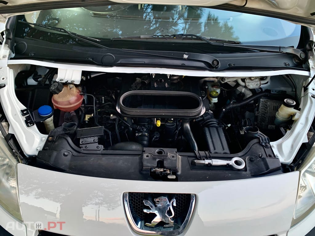 Peugeot Expert 2.0 HDi 229 L2H2