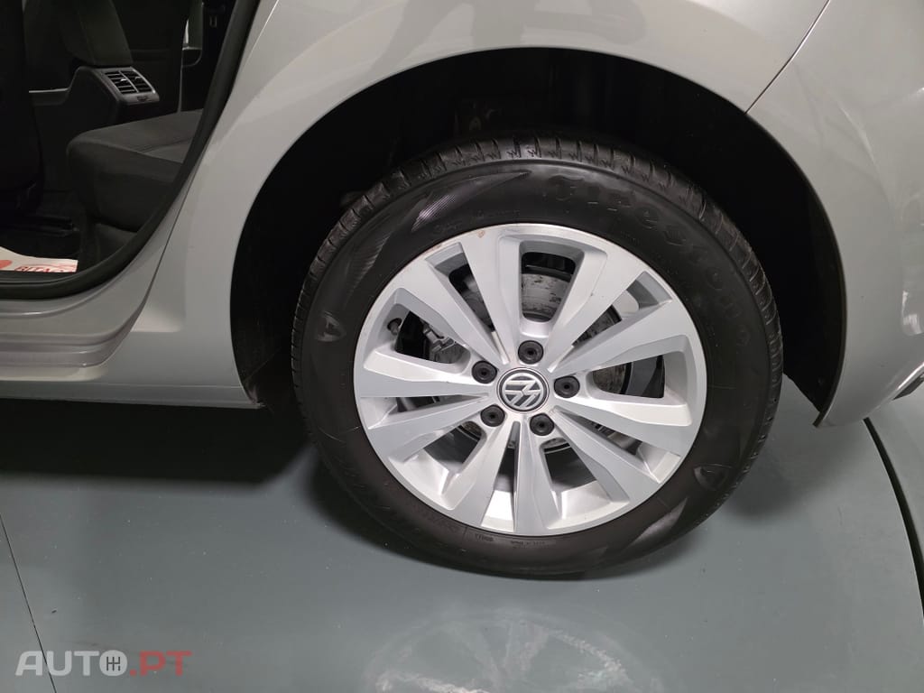 Volkswagen Golf 1.6 TDI Confortline
