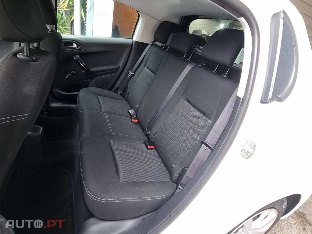 Peugeot 208 1.6 e-HDi Active