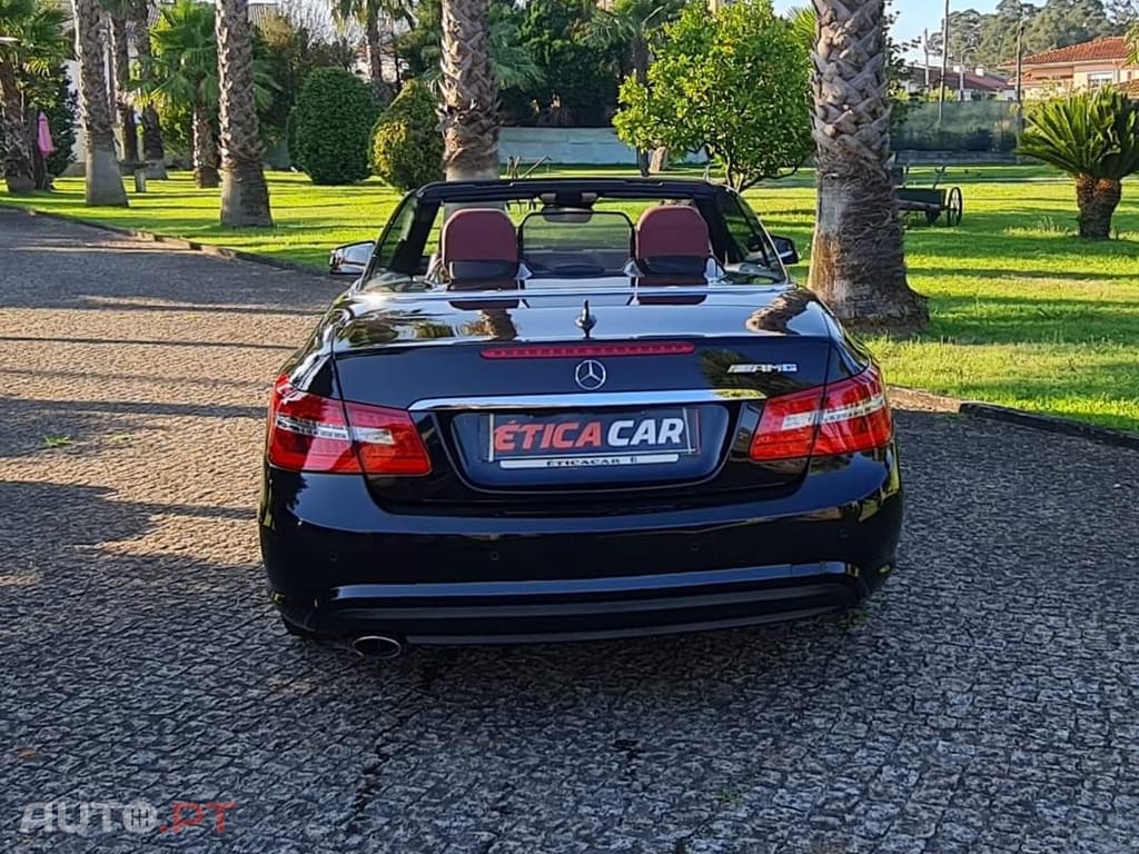 Mercedes-Benz E 220 Outro