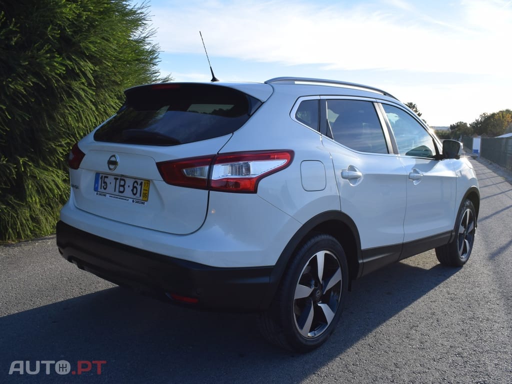 Nissan Qashqai 1.5 dCi N-Connecta J18+Led
