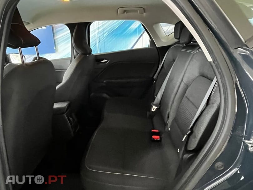 Renault Captur Outro
