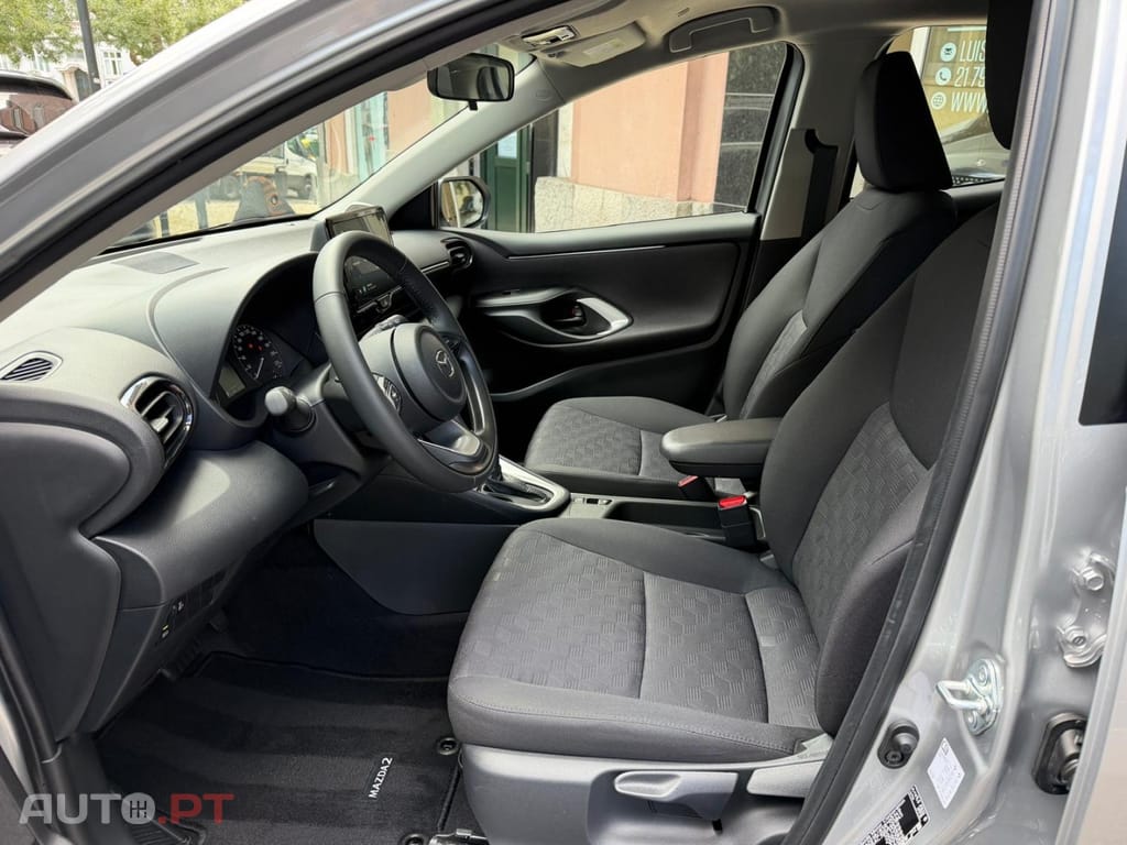 Mazda 2 1.5 L Hybrid VVT-i Centre-Line