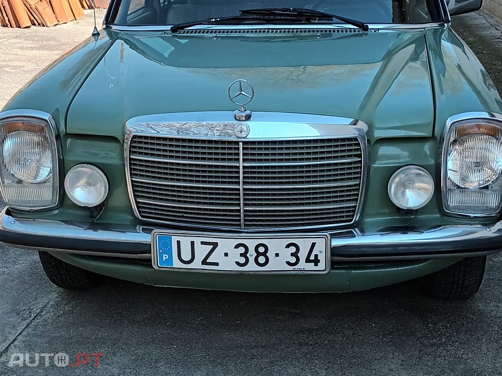 Mercedes-Benz 240 D
