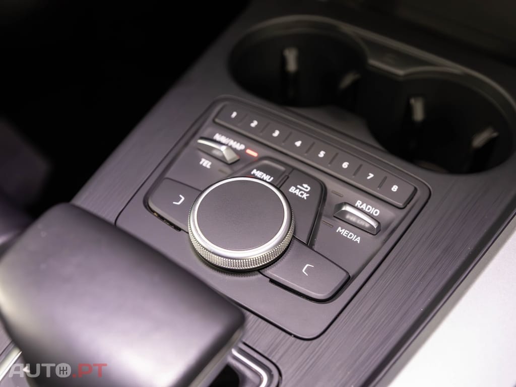 Audi A4 Avant 2.0 TDI Look RS4