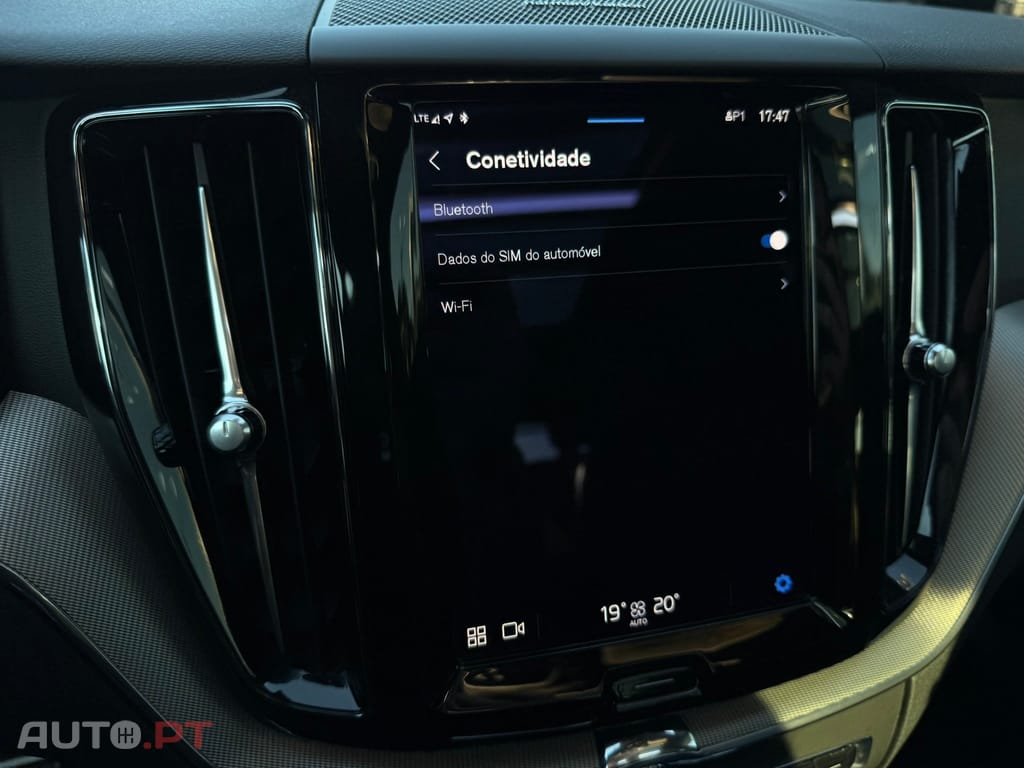 Volvo XC60 2.0 T6 PHEV R-Design AWD