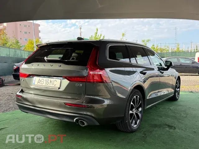 Volvo V60 2.0 D3 Momentum Plus