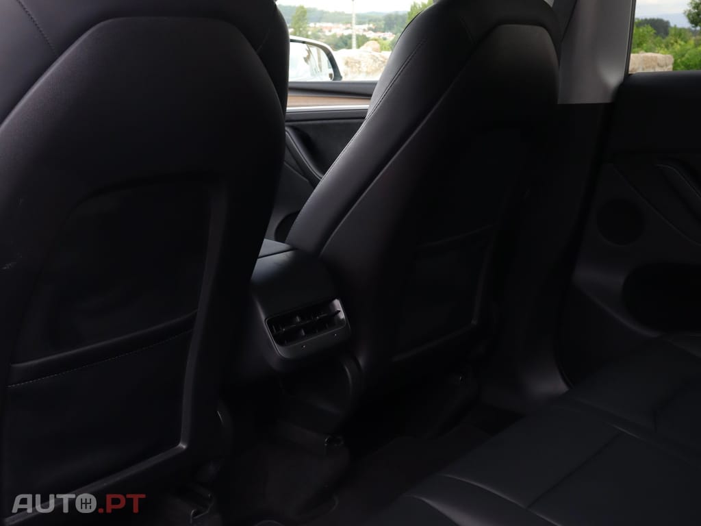 Tesla Model Y Long Range Dual Motor AWD