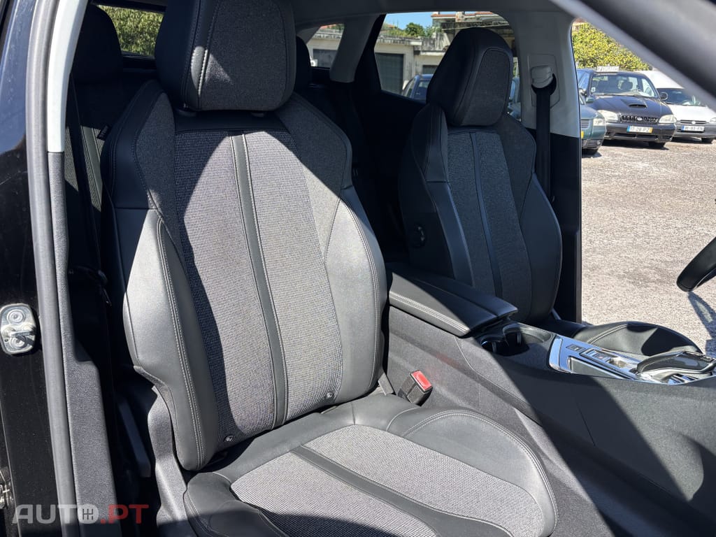 Peugeot 3008 1.2 PureTech Allure EAT8
