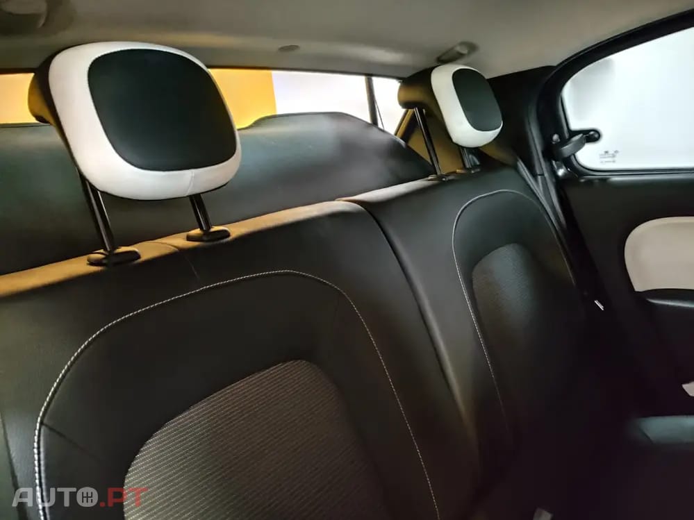 Renault Twingo 1.0 SCe Limited EDC