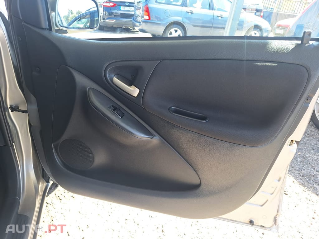 Toyota Yaris 1.0 Sol