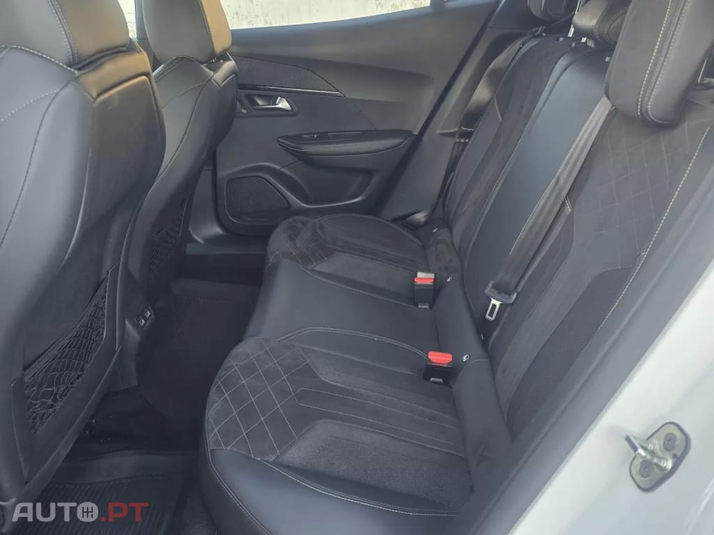 Peugeot E-2008 GT Pack