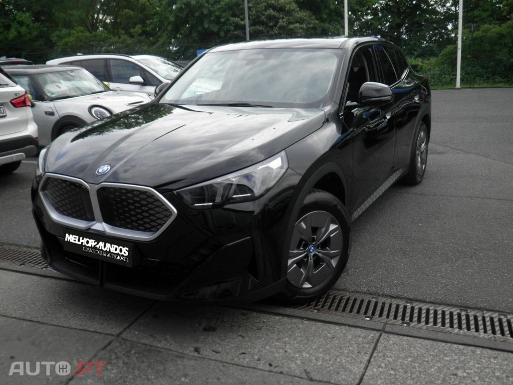 BMW iX2 xDrive30