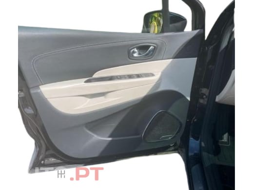 Renault Captur 1.5 dCi Energy Initial Paris