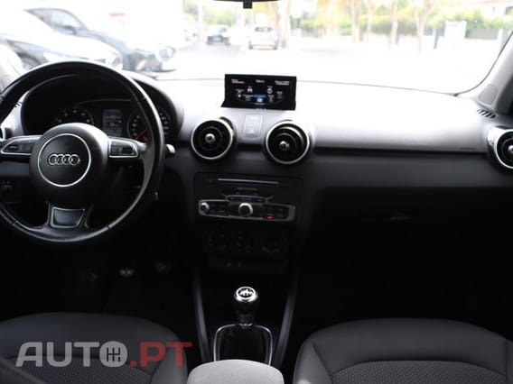 Audi A1 1.0 TFSI S-line