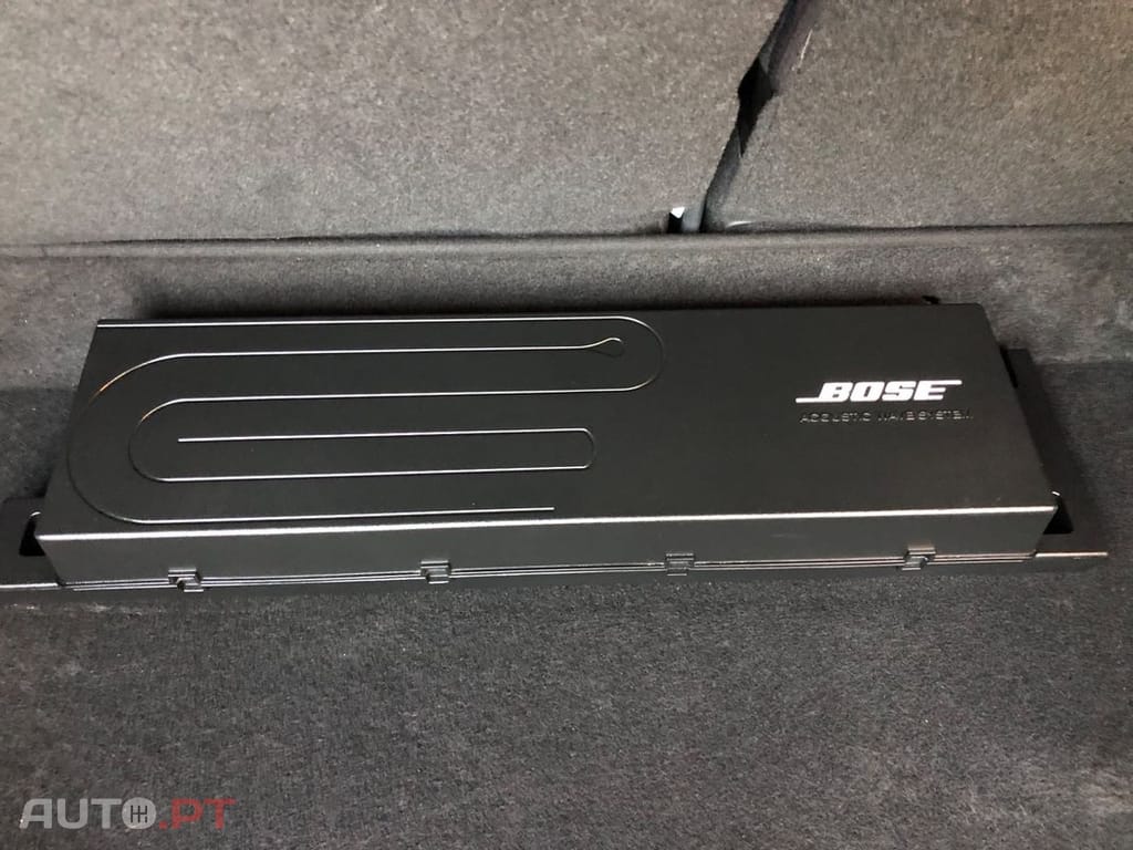 Nissan Leaf Tekna Two Tone