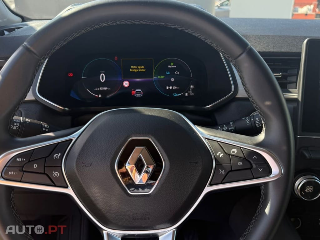Renault Captur 1.6 E-Tech Intens
