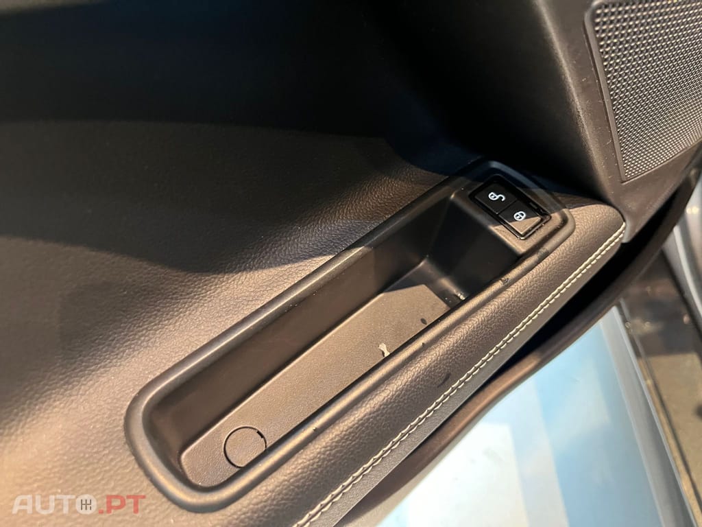 Jaguar XE 2.0D R-SPORT 180CV 