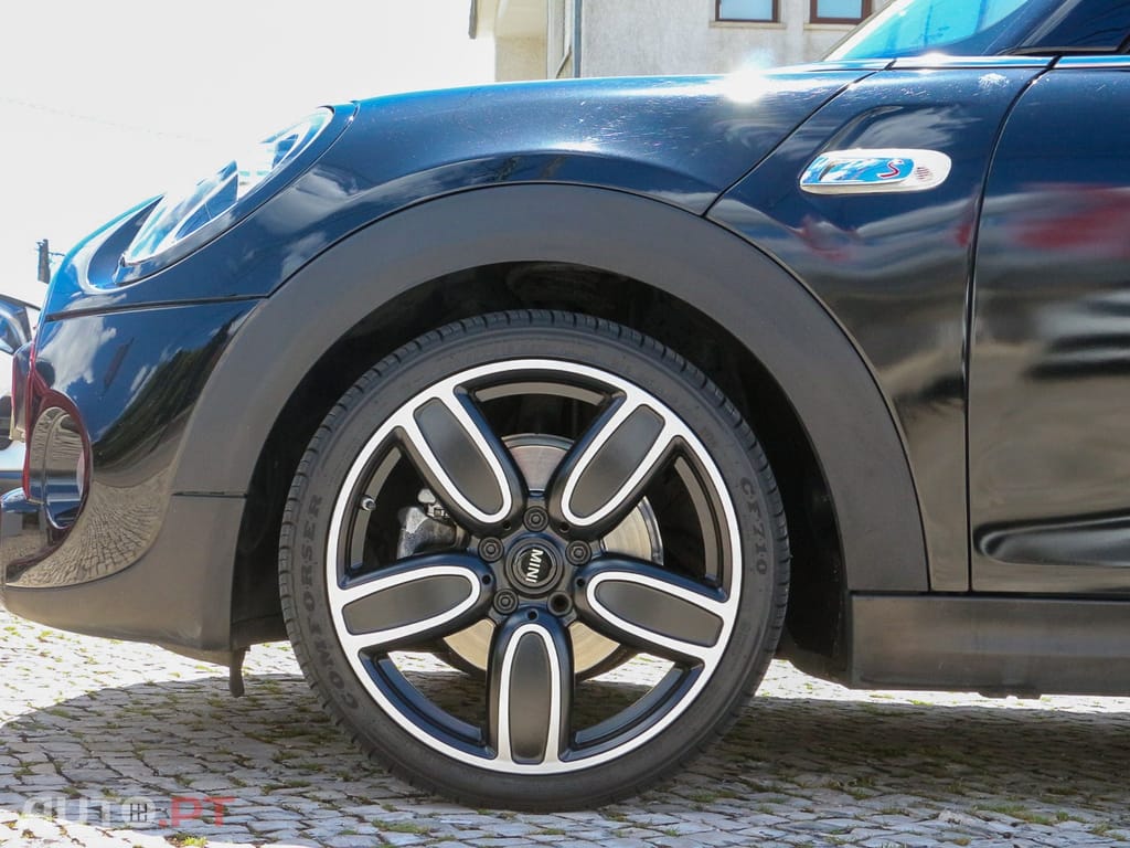 MINI Cooper Cooper S