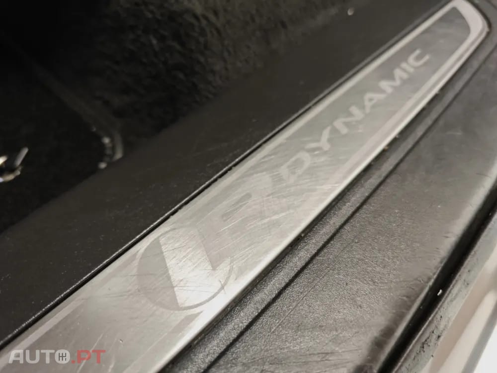 Land Rover Velar 2.0 D R-Dynamic