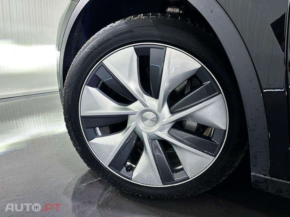 Tesla Model Y Long Range Dual Motor AWD