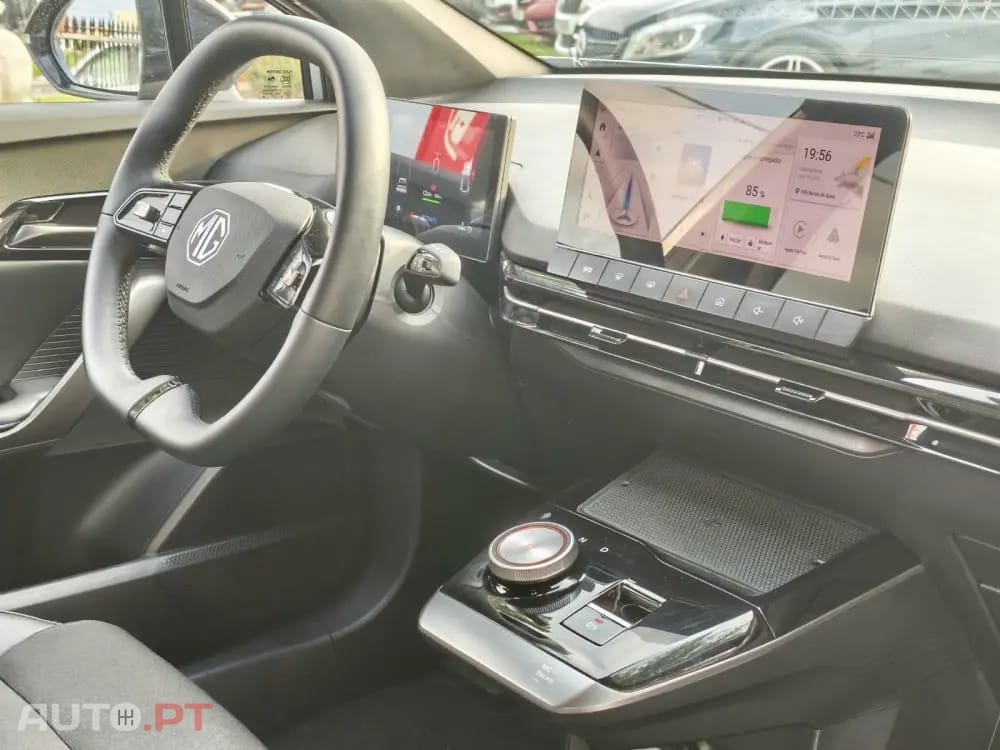 MG MG4 64 kWh Luxury