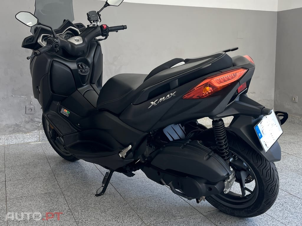 Yamaha X-Max 125