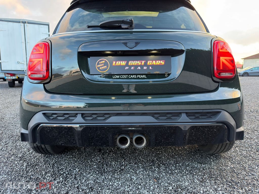 MINI John Cooper Works Premium JCW Plus Auto