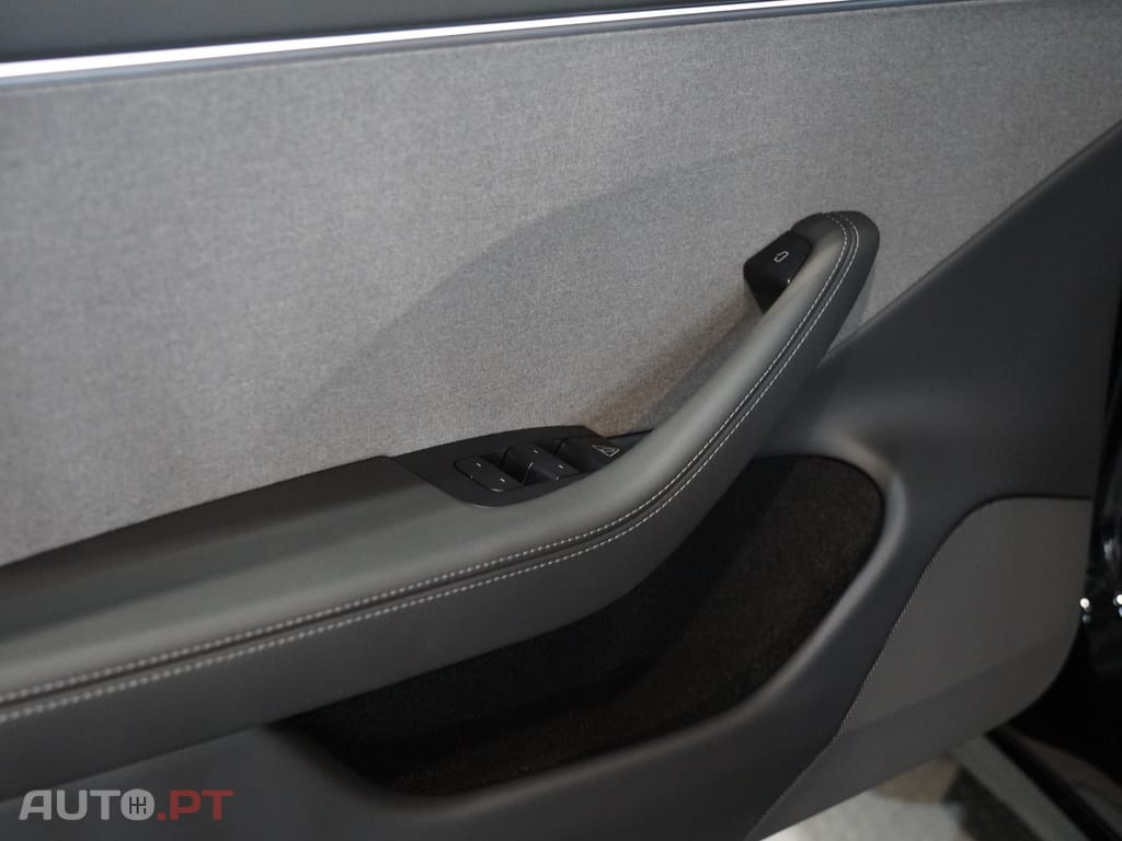 Tesla Model 3 Tração Traseira