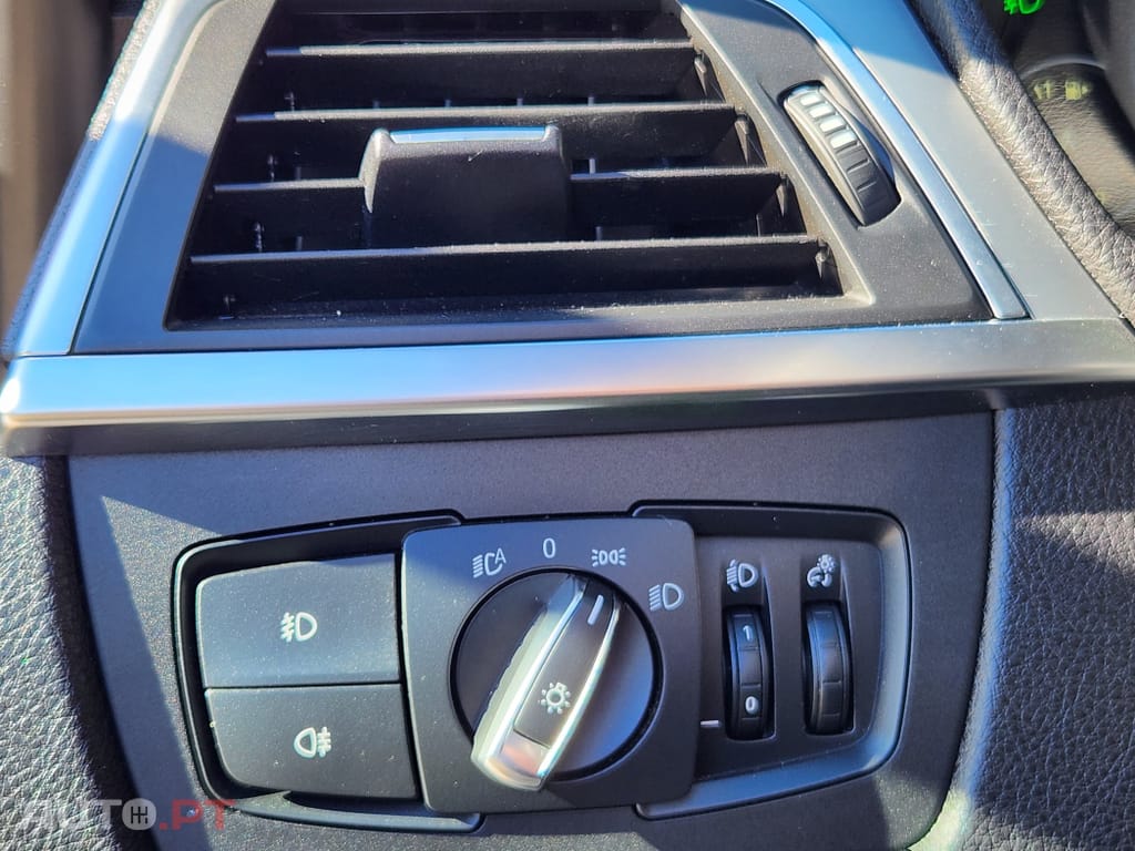 BMW 318 d Touring Line Luxury Purity