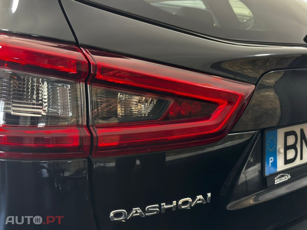Nissan Qashqai 1.2 DIG-T N-Connecta 18 Xtronic