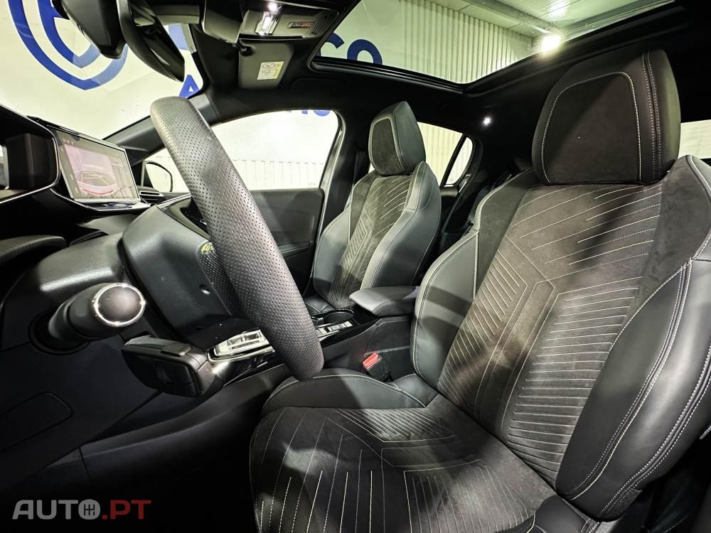 Peugeot E-208 51 kWh GT