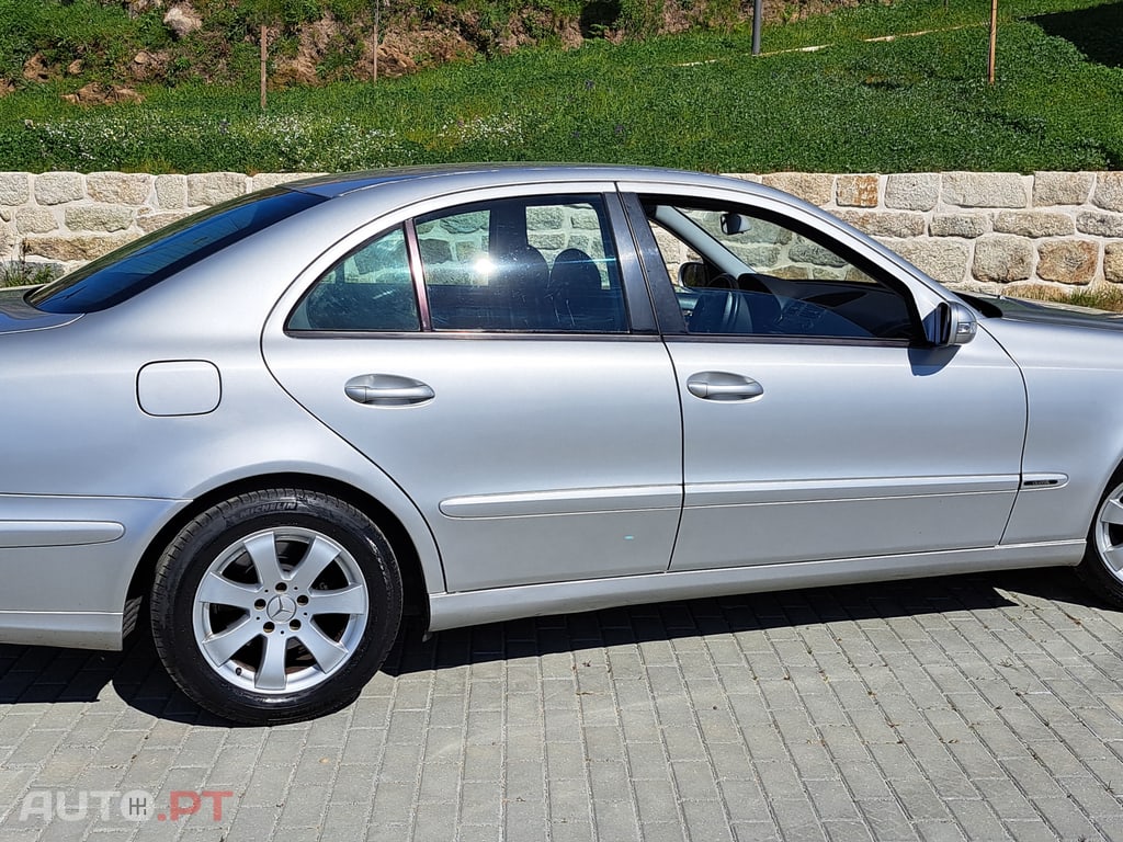 Mercedes-Benz E 220 2.2 Classic