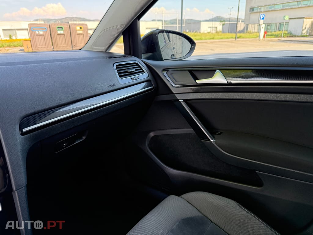 Volkswagen Golf 1.6 TDi Highline DSG