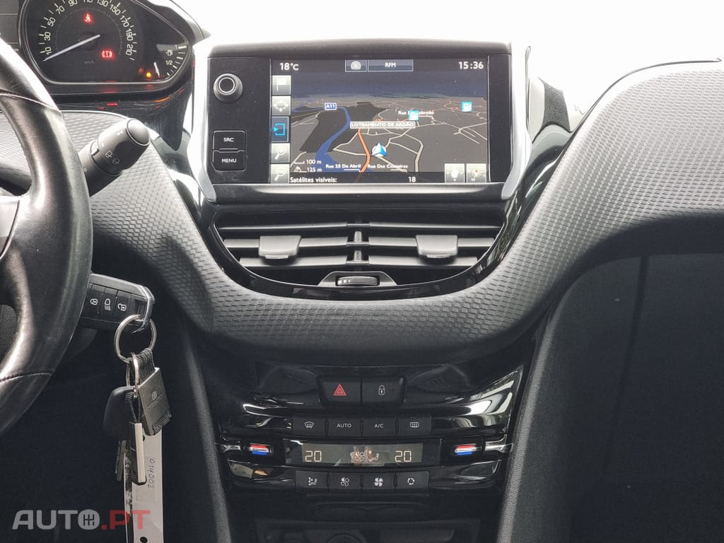 Peugeot 2008 1.2 PureTech Allure