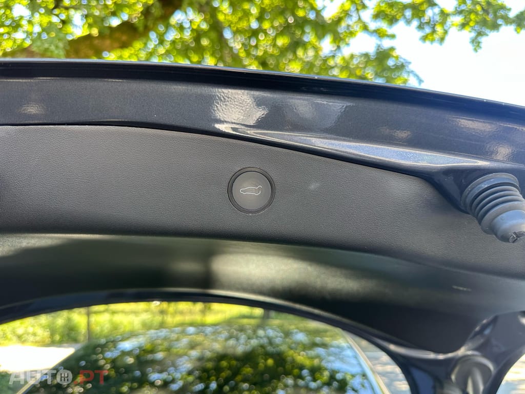 Tesla Model 3 Long-Range Dual Motor AWD