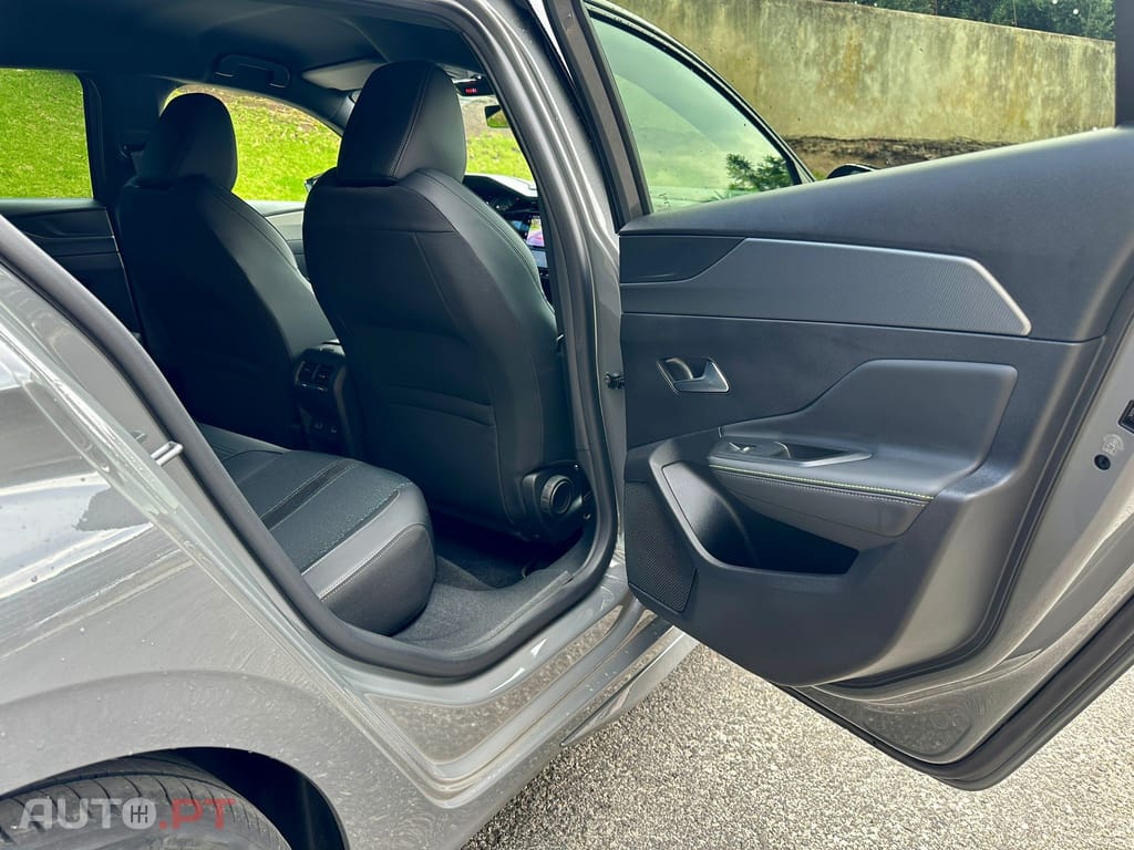 Peugeot E-308 54 kWh GT