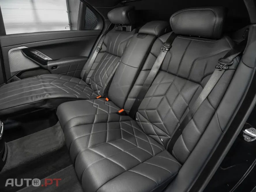 BMW 750 750e xDrive Pack Desportivo M