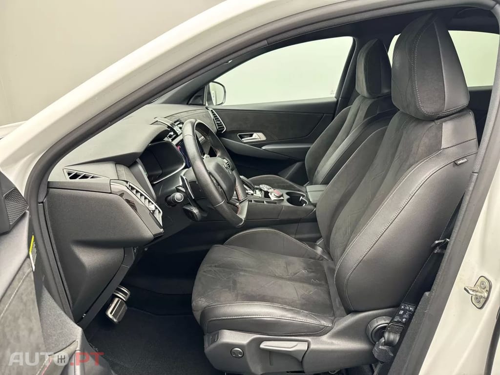 DS DS7 Crossback Performance Line