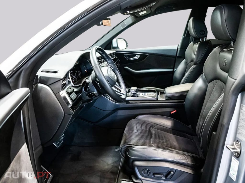 Audi Q8 I.V.A DEDUTÍVEL  55TFSIe 2x
