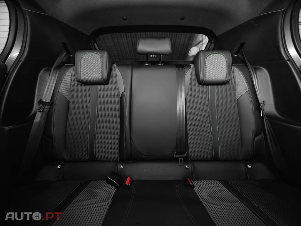 Peugeot 208 1.2 PureTech GT EAT8