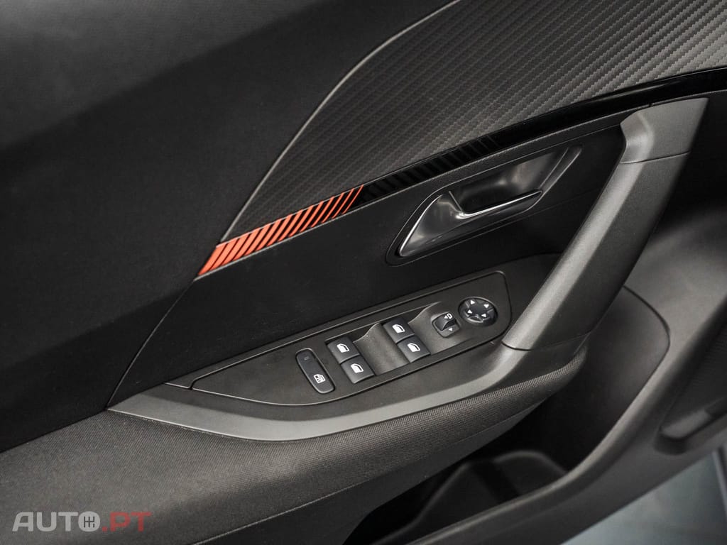 Peugeot E-2008 50 kWh Active Pack