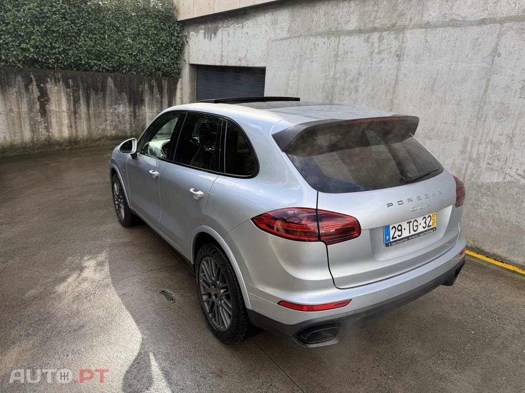Porsche Cayenne Platinum Edition