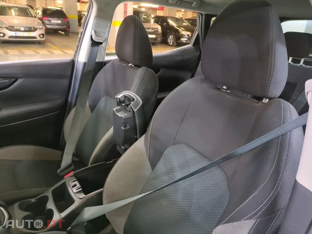 Nissan Qashqai 1.5 dCi N-Connecta J18