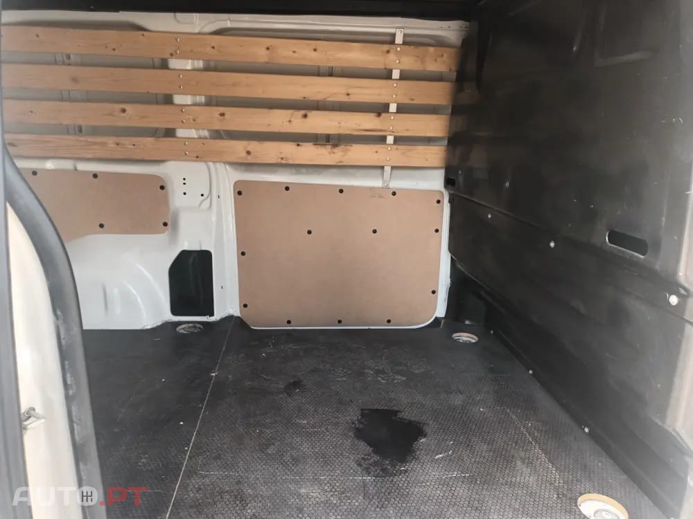 Peugeot Expert Outro