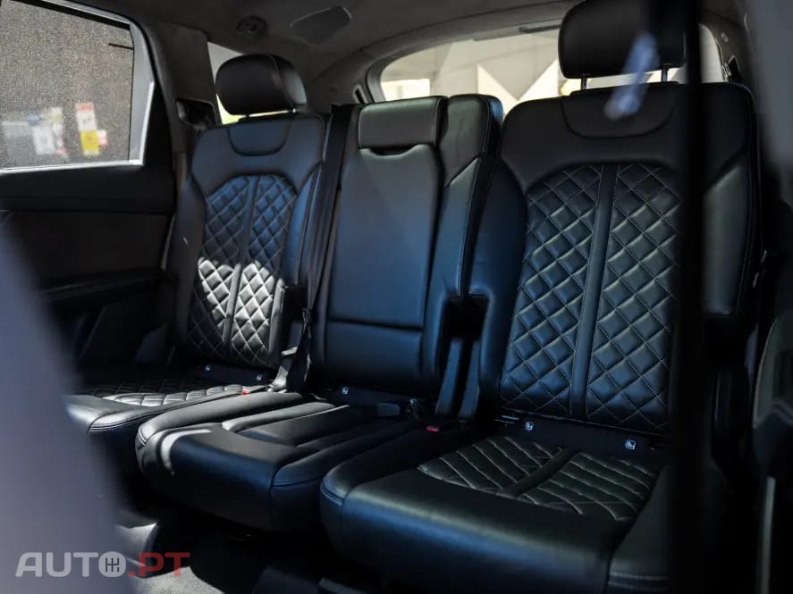 Audi SQ7 4.0 TDI V8 quattro Tiptronic 7L