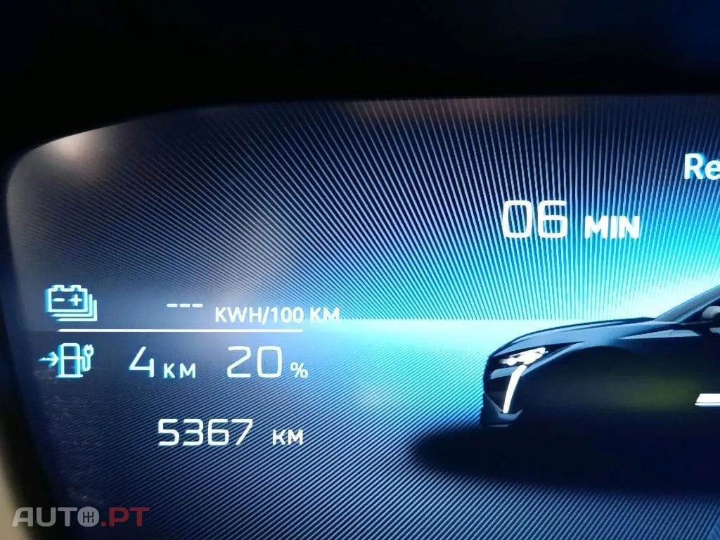 Peugeot 408 1.6 Hybrid Allure Pack e-EAT8