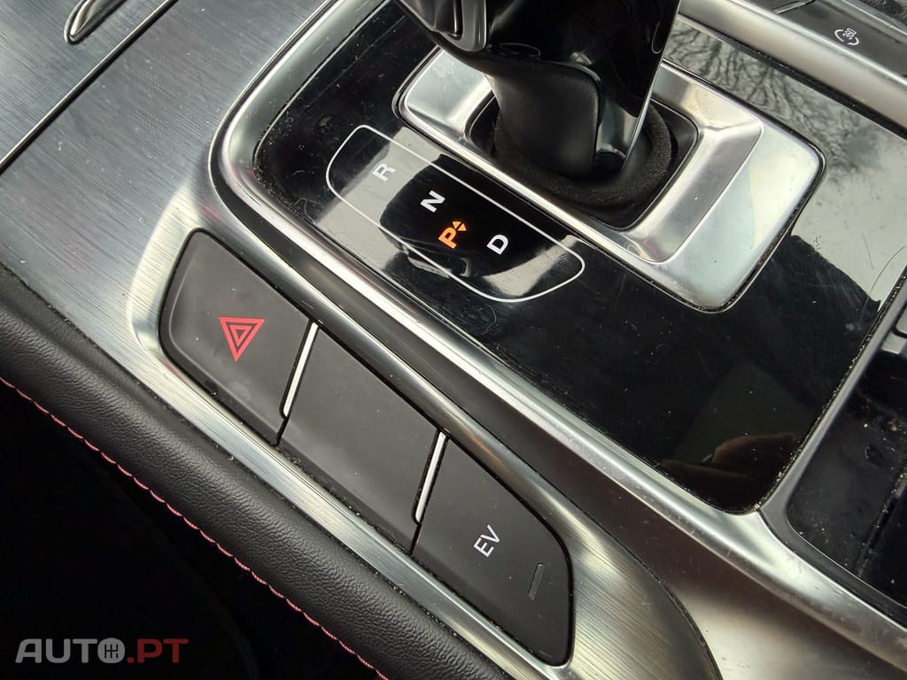 MG EHS PHEV Hybrid Luxury