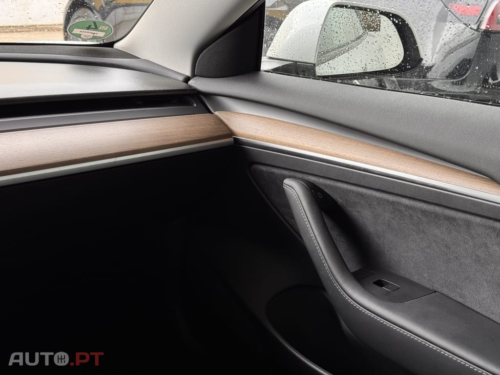 Tesla Model 3 Standard Range Plus RWD